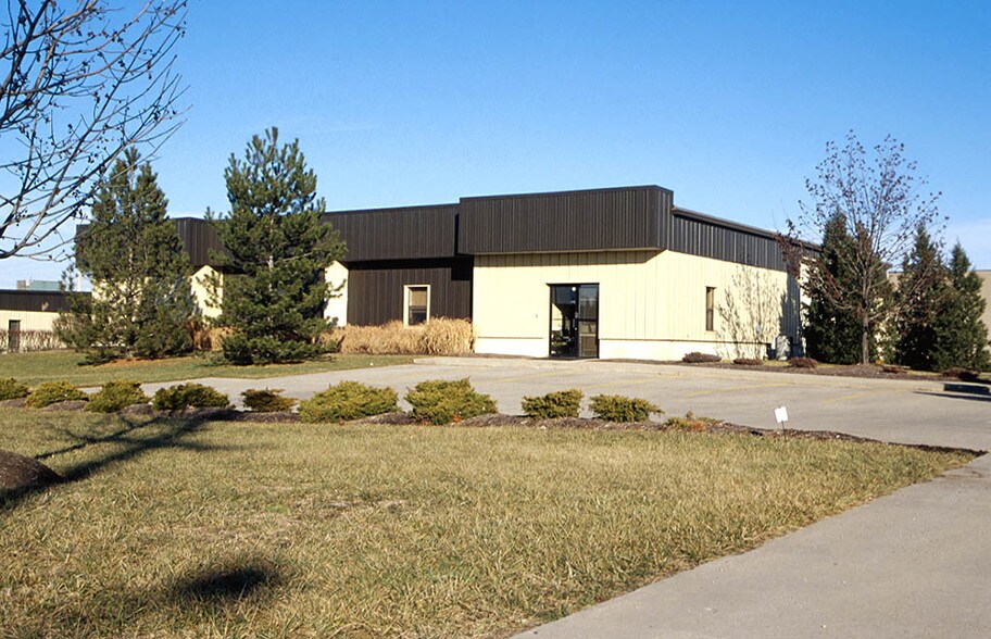 More Photos Of 8550 Bilstein Blvd, Hamilton Warehouse For Lease