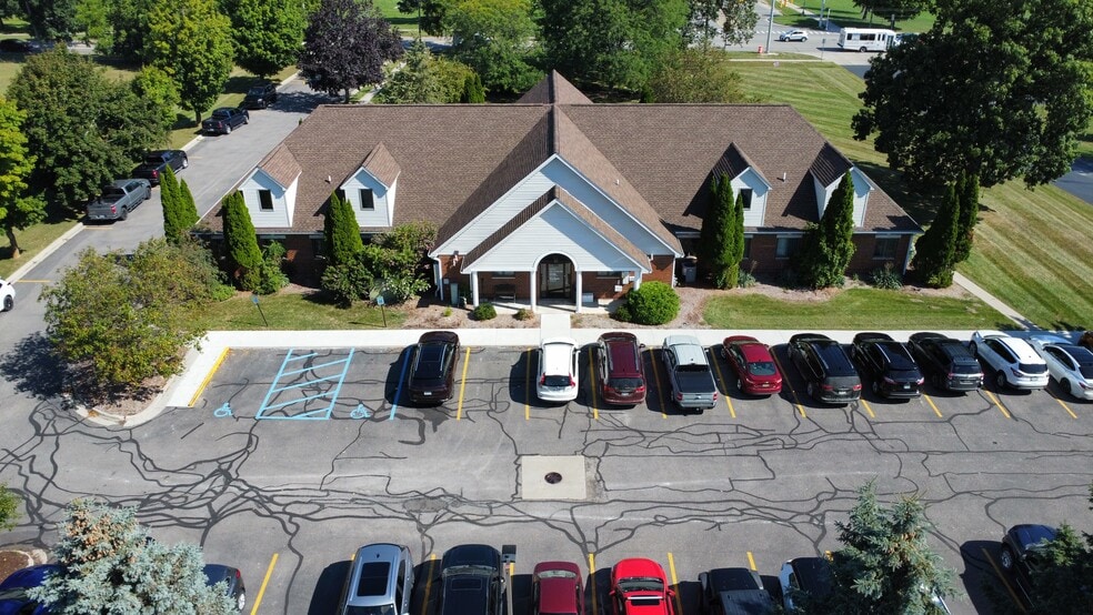 Primary Photo Of 1225 W Grand River Ave, Howell Medical For Lease