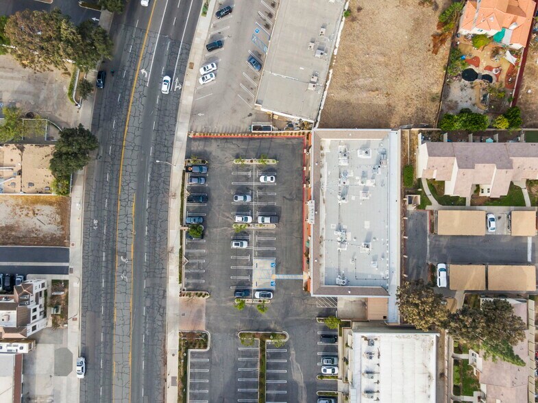 More Photos Of 1801-1819 E Thousand Oaks Blvd, Thousand Oaks Unknown For Lease