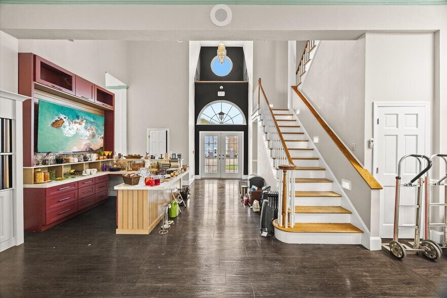 More Photos Of 580 Washington St, Easton Office For Sale