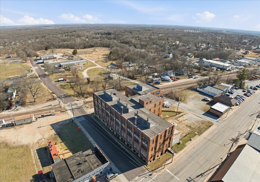 More Photos Of 160 N Main St, Saint Clair Industrial For Sale