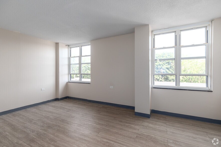 More Photos Of 489 W State St, Trenton Apartments For Lease