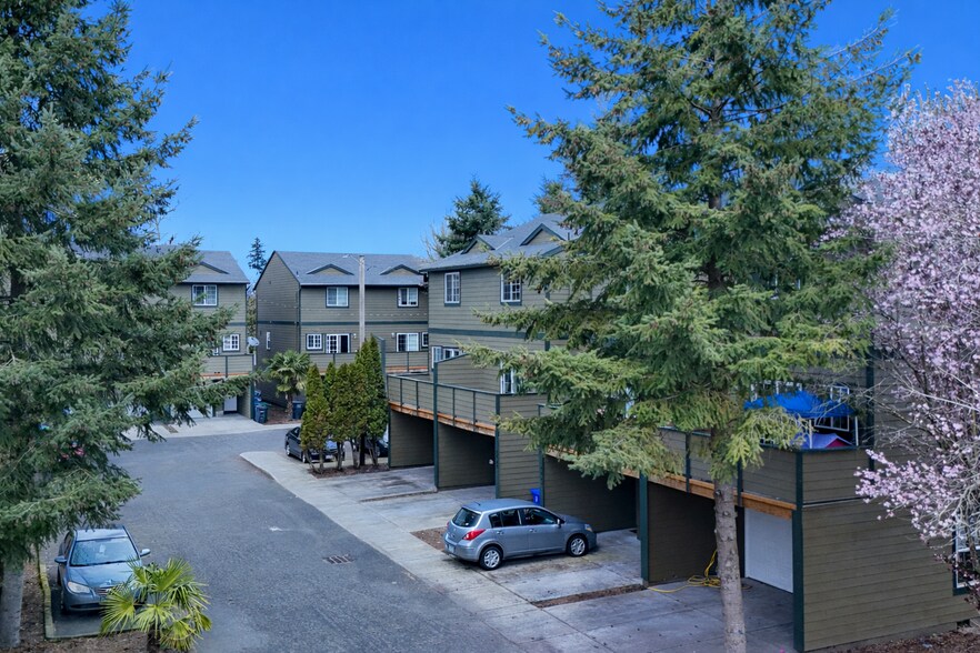 Primary Photo Of 8423-8451 SE Brooklyn St, Portland Apartments For Sale