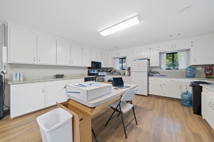 More Photos Of 219 Georgetown Rd, Raleigh Religious Facility For Sale