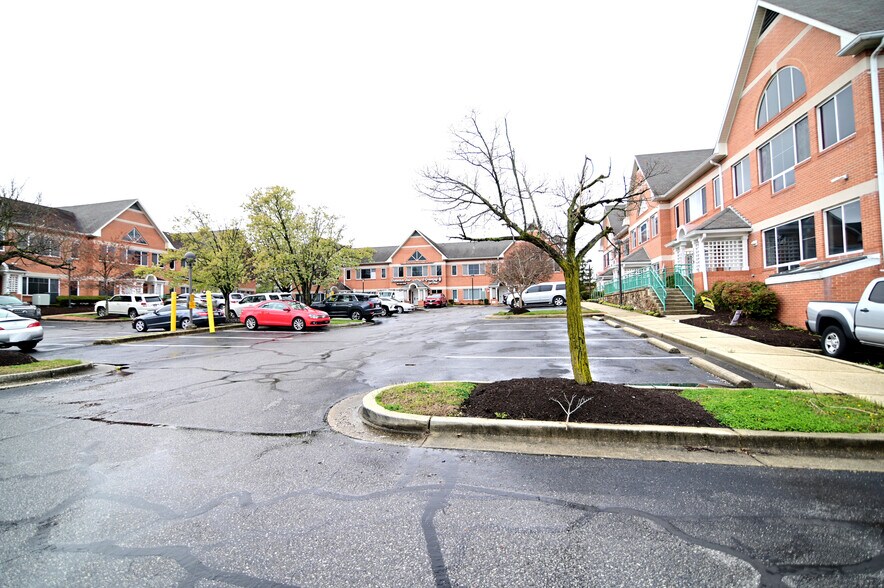 More Photos Of 3000-3048 Mitchellville Rd, Bowie Medical For Lease