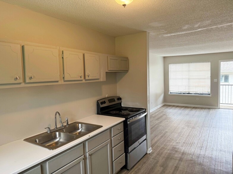 More Photos Of 1428 Fl Shuttlesworth Dr, Birmingham Apartments For Sale