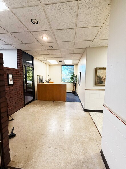 More Photos Of 2527 N M 63, Benton Harbor Manufacturing For Sale