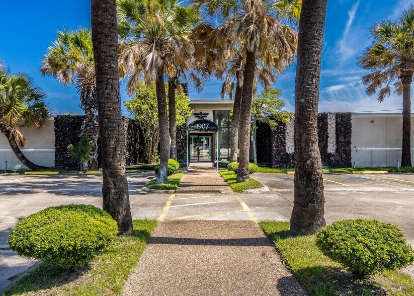 Primary Photo Of 1907 Southmore Ave, Pasadena Medical For Sale