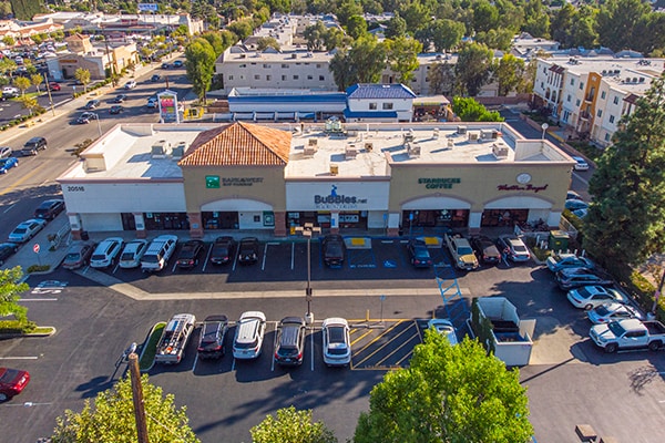 More Photos Of 20516 Devonshire St, Chatsworth Storefront For Lease