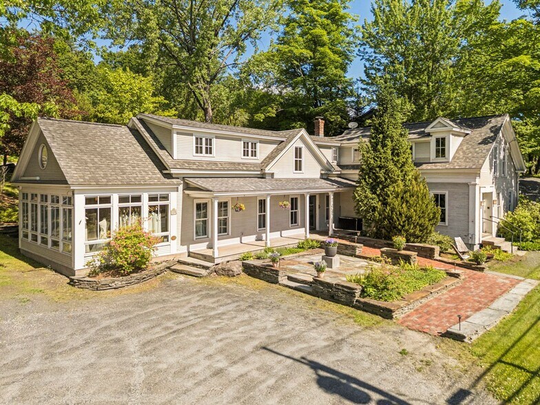 More Photos Of 299 Mountain Rd, Stowe Office Residential For Sale
