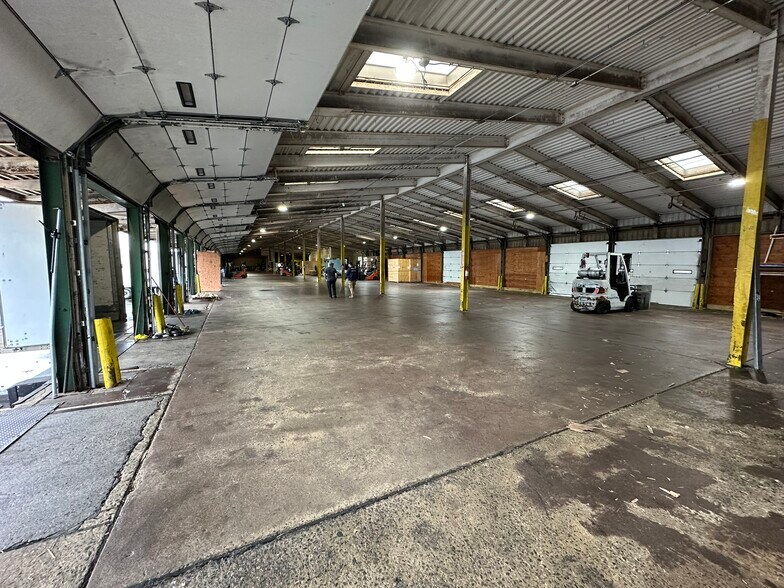 More Photos Of 15 Frontage Rd, Hampton Truck Terminal For Sale