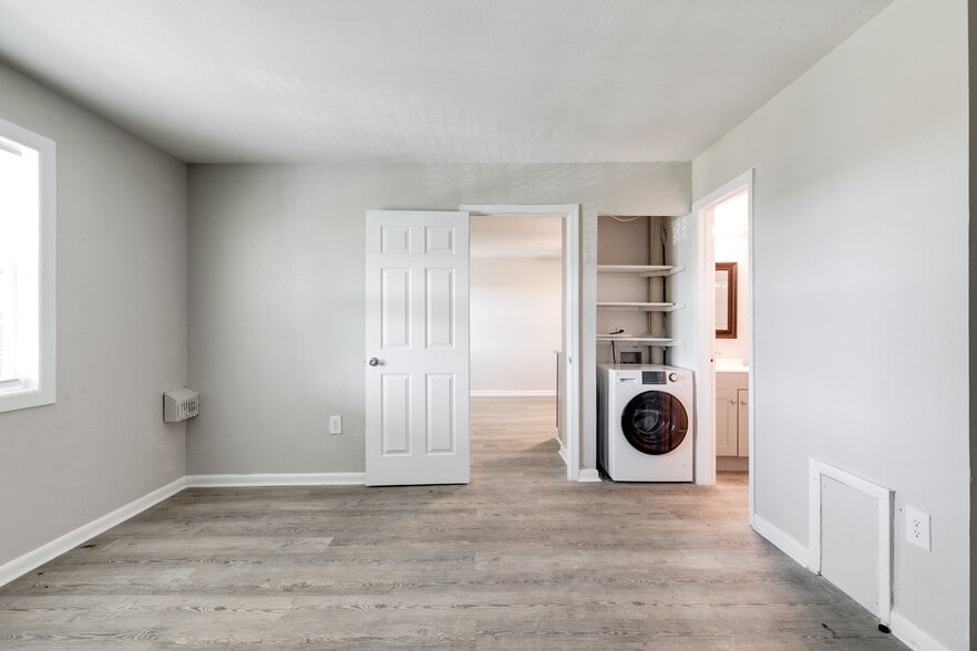 More Photos Of 37 Labrook Dr, Richmond Apartments For Sale