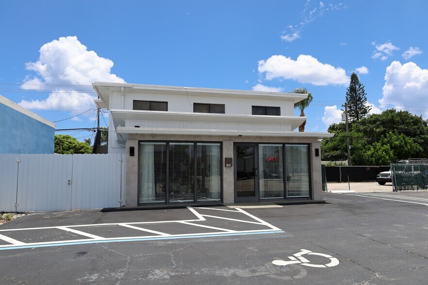 More Photos Of 1822-1826 N Dixie Hwy, Lake Worth Freestanding For Sale