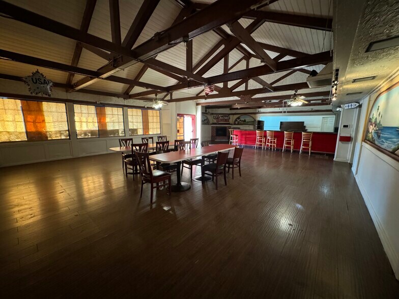 More Photos Of 805-835 W Foothill Blvd, Claremont Unknown For Lease