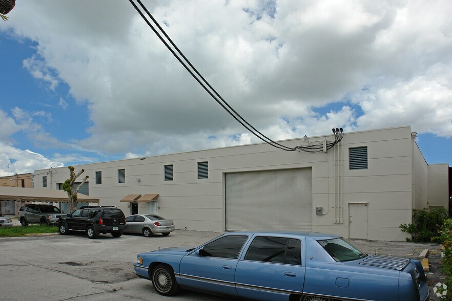 More Photos Of 8111-8113 NW 54th St, Miami Warehouse For Lease