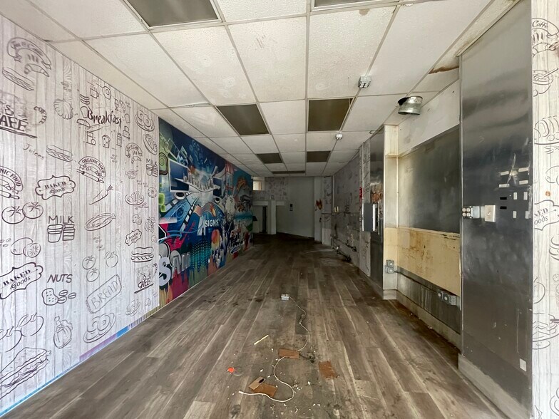 More Photos Of 10009 Astoria Blvd, East Elmhurst Storefront For Lease