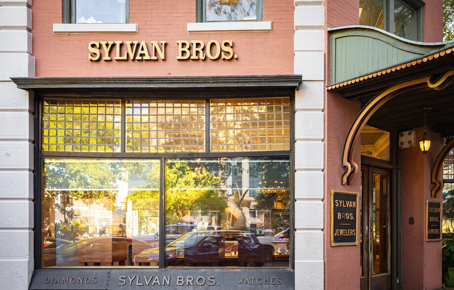 More Photos Of 1500 Main St, Columbia General Retail For Lease