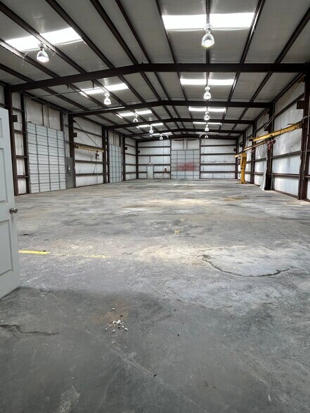 More Photos Of 12620 W County Road 133, Odessa Warehouse For Lease