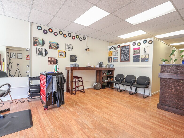 More Photos Of 5002 50 st, Stettler Flex For Sale