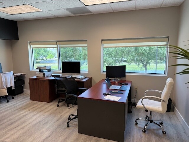 More Photos Of 6557 Hazeltine National Dr, Orlando Distribution For Lease