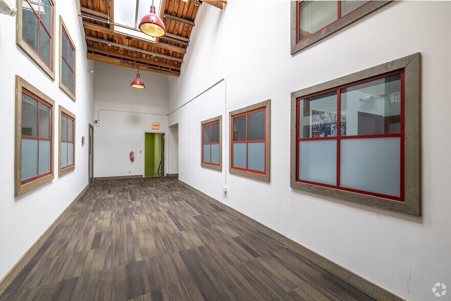 More Photos Of 550-590 2nd St, Oakland Office For Lease