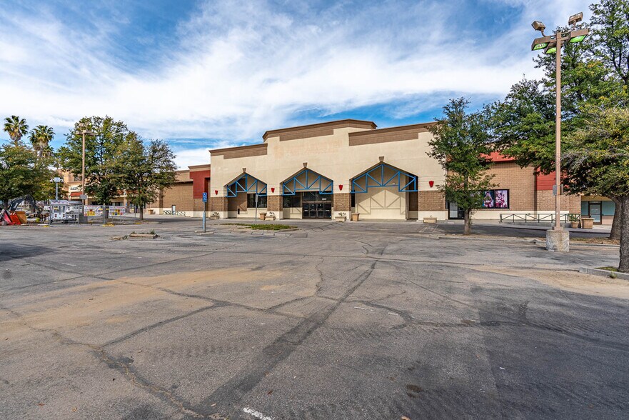 More Photos Of , Castaic General Retail For Sale