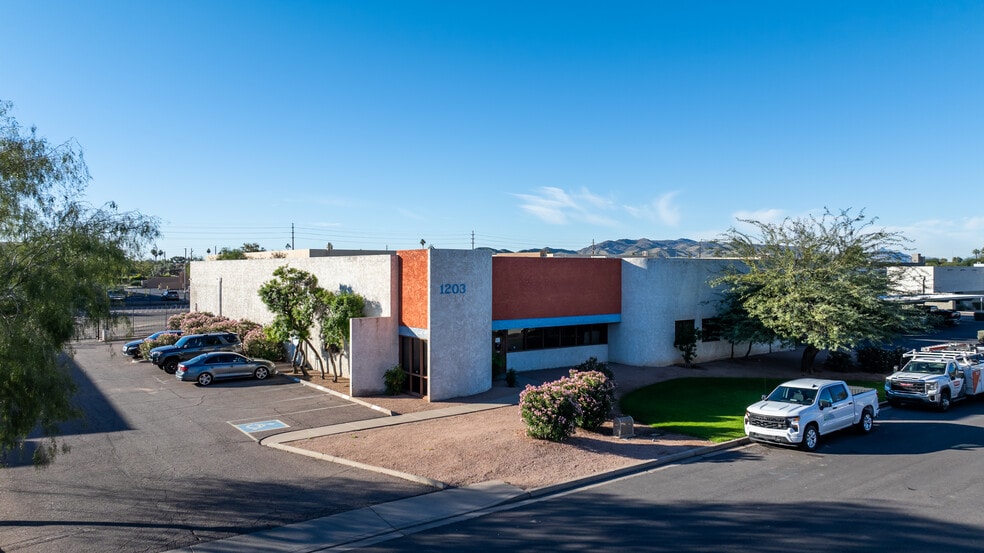 More Photos Of 1203 W Geneva Dr, Tempe Warehouse For Sale