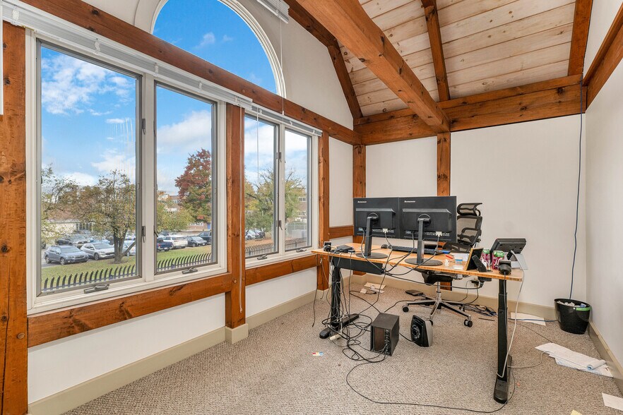 More Photos Of 68 Lyme Rd, Hanover Office Residential For Sale