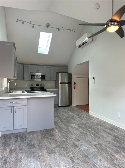 More Photos Of 120 Bear Creek Ave, Morrison Storefront Retail Residential For Sale