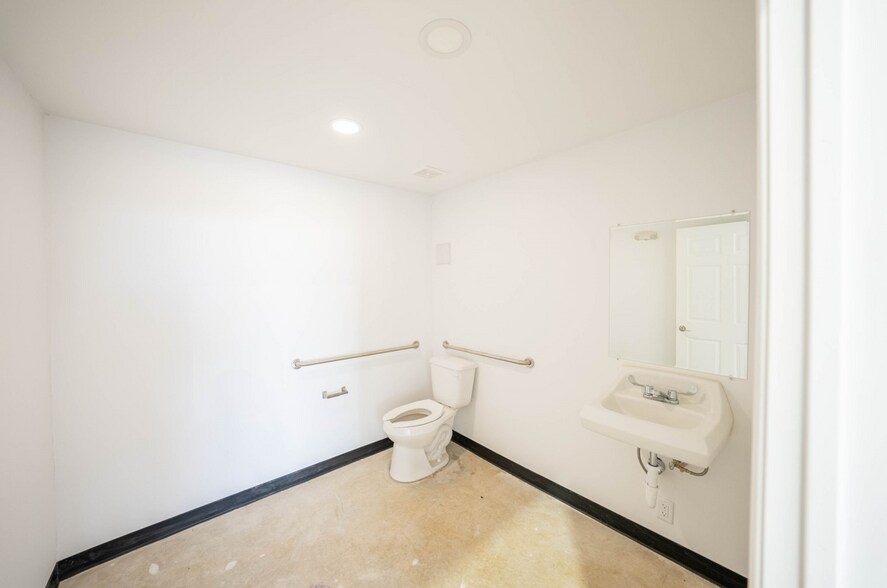 More Photos Of 2203 Cascade Pky, San Antonio Unknown For Lease