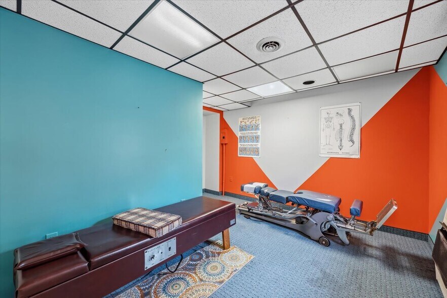 More Photos Of 402 W Moorestown Rd, Nazareth Medical For Sale