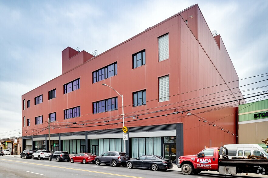 More Photos Of 4805 Metropolitan Ave, Ridgewood Light Distribution For Lease