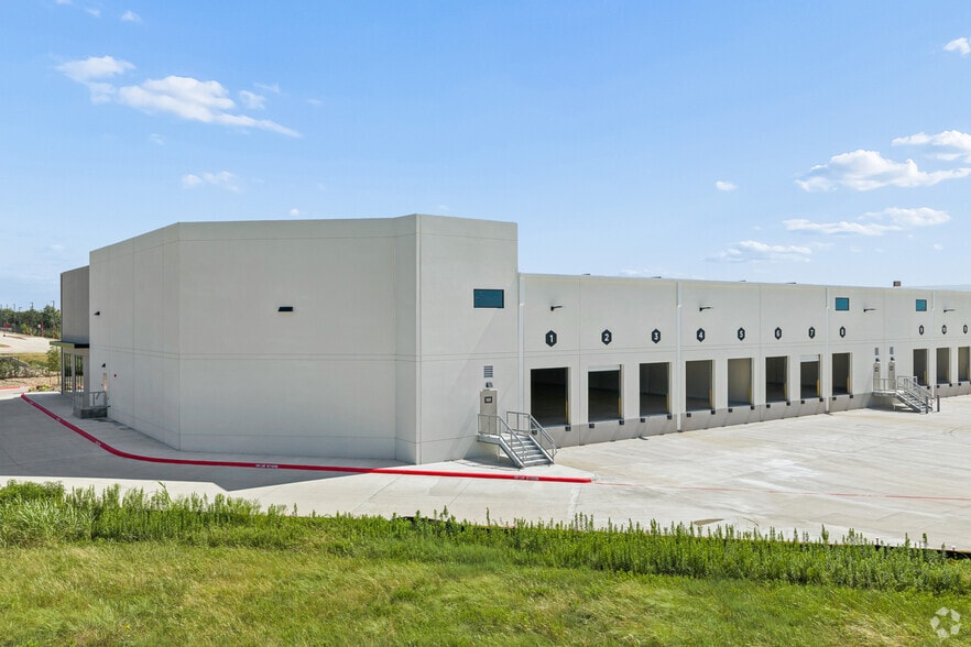 More Photos Of 19150 Marketplace Ave, Kyle Manufacturing For Lease