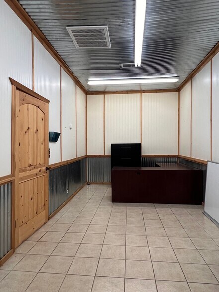More Photos Of 7680 Highway 67, Comanche Office For Sale