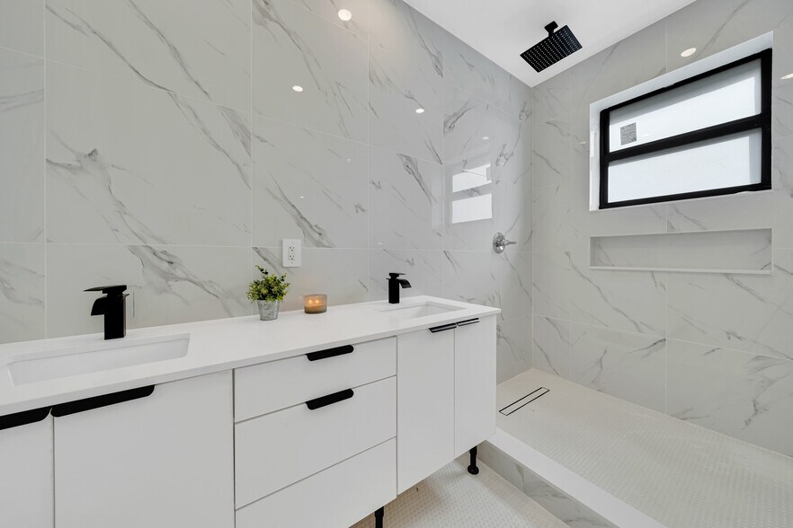 More Photos Of 1370 SW 5th St, Miami Apartments For Sale