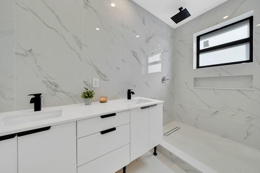 More Photos Of 1370 SW 5th St, Miami Apartments For Sale