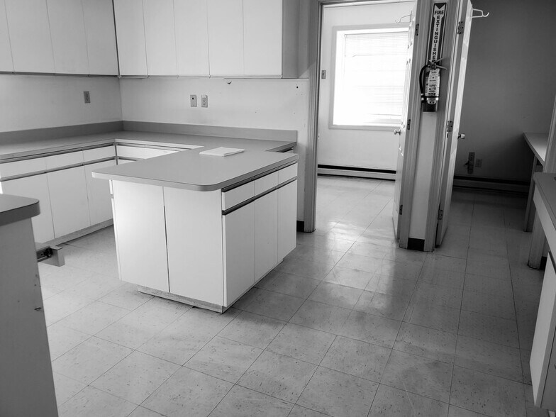 More Photos Of 8 Nells Way, Orleans Office For Lease