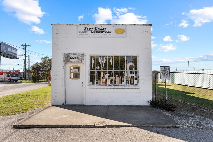 More Photos Of 6600 Haines Rd N, Saint Petersburg Auto Repair For Sale