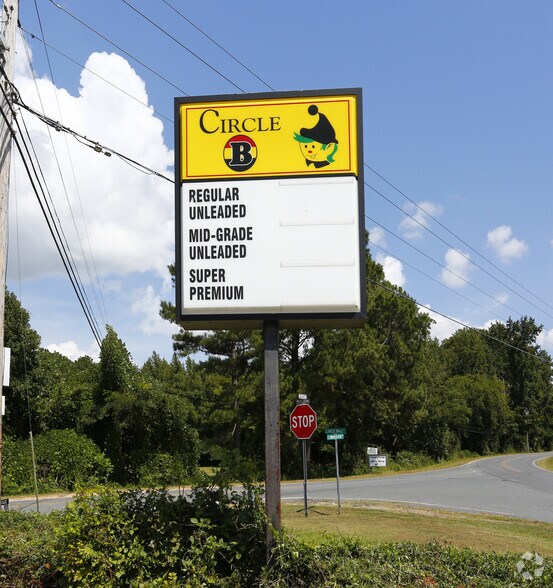 More Photos Of 1521 W Wall St, Lilesville Convenience Store For Sale
