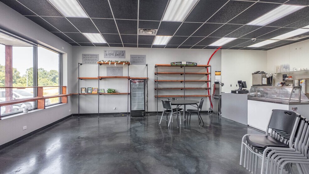 More Photos Of 746 US-63 Hwy, Mammoth Spring General Retail For Sale