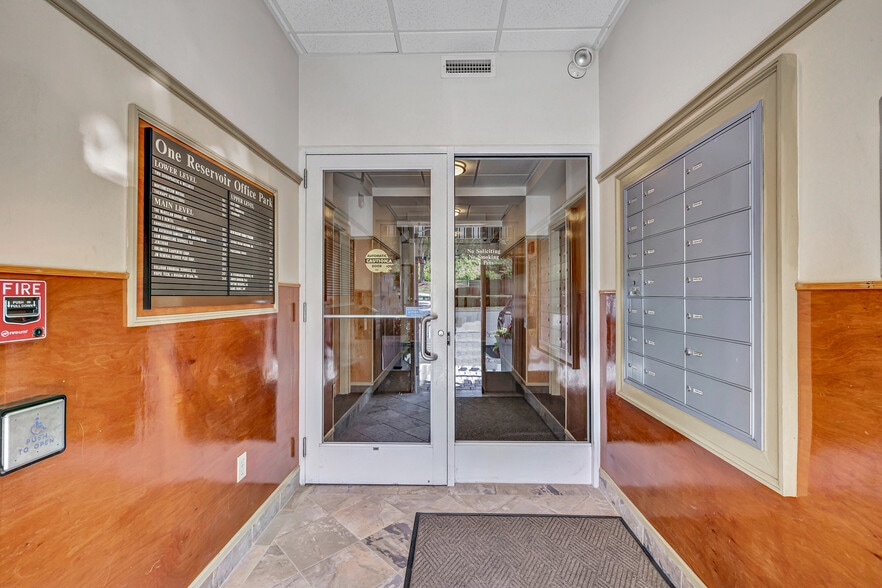 More Photos Of 1449 Old Waterbury Rd, Southbury Office For Sale