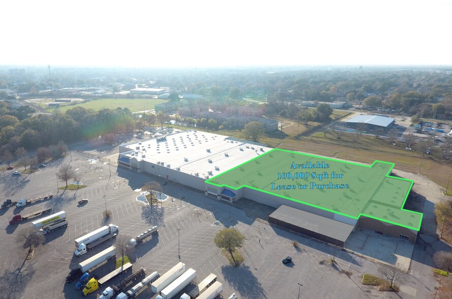 More Photos Of 1229 NW Evangeline Trwy, Lafayette Unknown For Lease