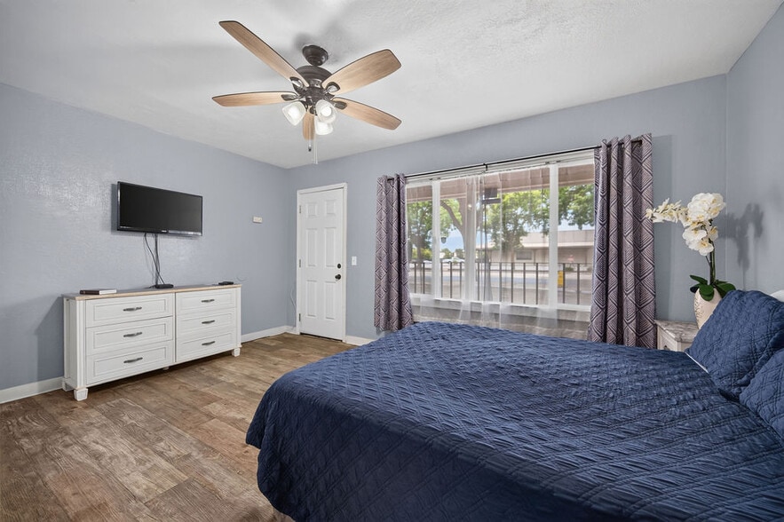 More Photos Of 2010 Feather River Blvd, Oroville Hotel For Sale