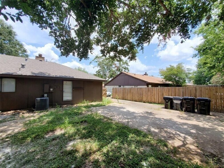 More Photos Of 19311-19315 Lazy Valley Dr, Katy Apartments For Sale