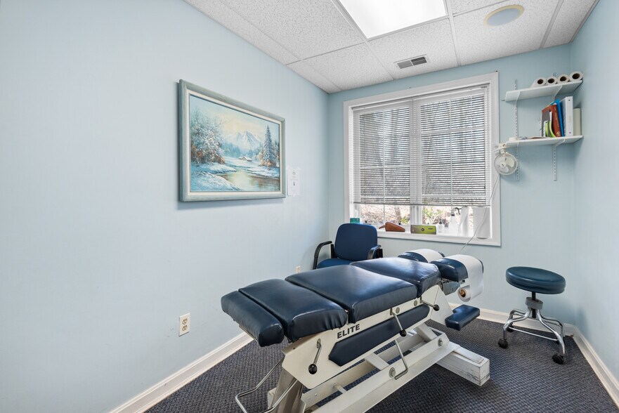 More Photos Of 2701 Olney Sandy Spring Rd, Olney Flex For Sale