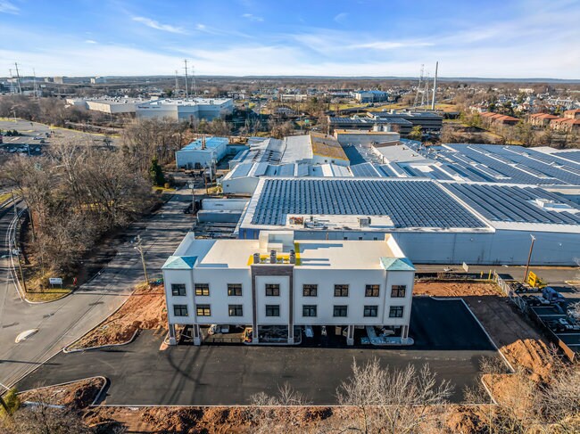 More Photos Of 374 Green St, Woodbridge Coworking Space