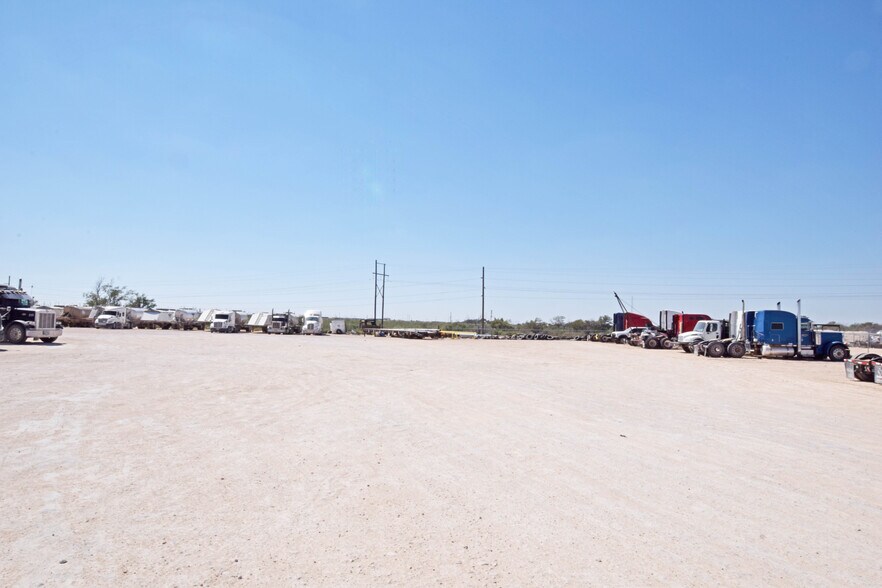 More Photos Of 2250 Dixie Blvd, Odessa Industrial For Sale