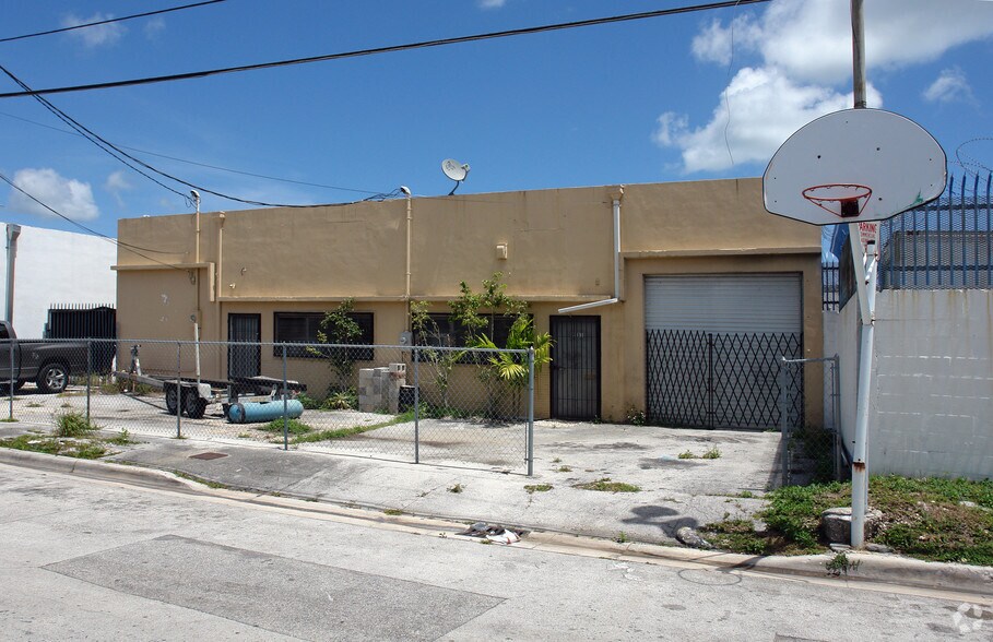 More Photos Of 2331 NW 7th Pl, Miami Warehouse For Lease