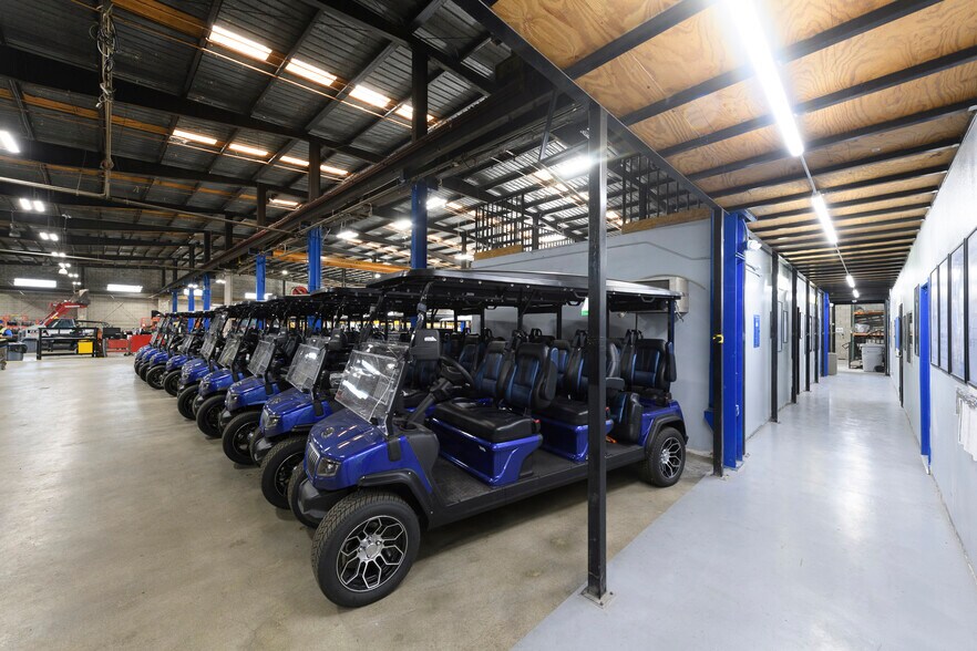 More Photos Of 10232-10234 Glenoaks Blvd, Pacoima Warehouse For Sale