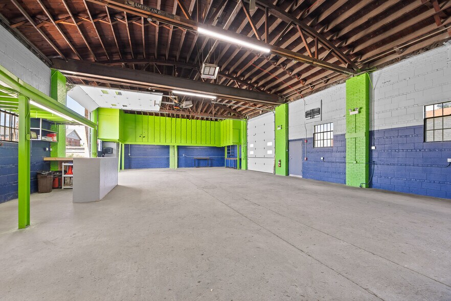 More Photos Of 4520 Rumsey Ave, Oak Lawn Industrial For Sale